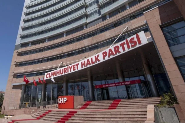 CHP’den kayyum heyeti hamlesi: Disipline sev... CHP’den kayyum heyeti hamlesi: Disipline sev...