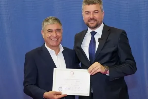 ‘İstifa ediyorum’ demişti… Geri ...