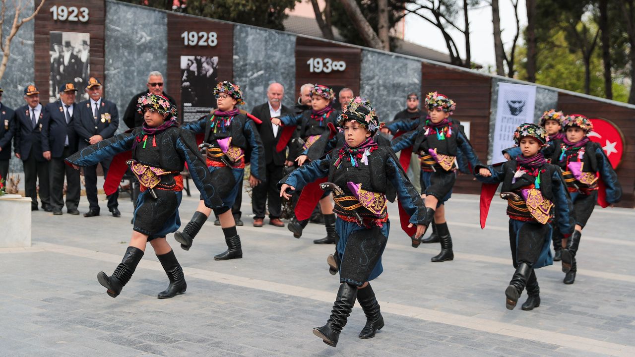 Atatürk’ün Aliağa’ya gelişinin 92’nci yılı kutlandı